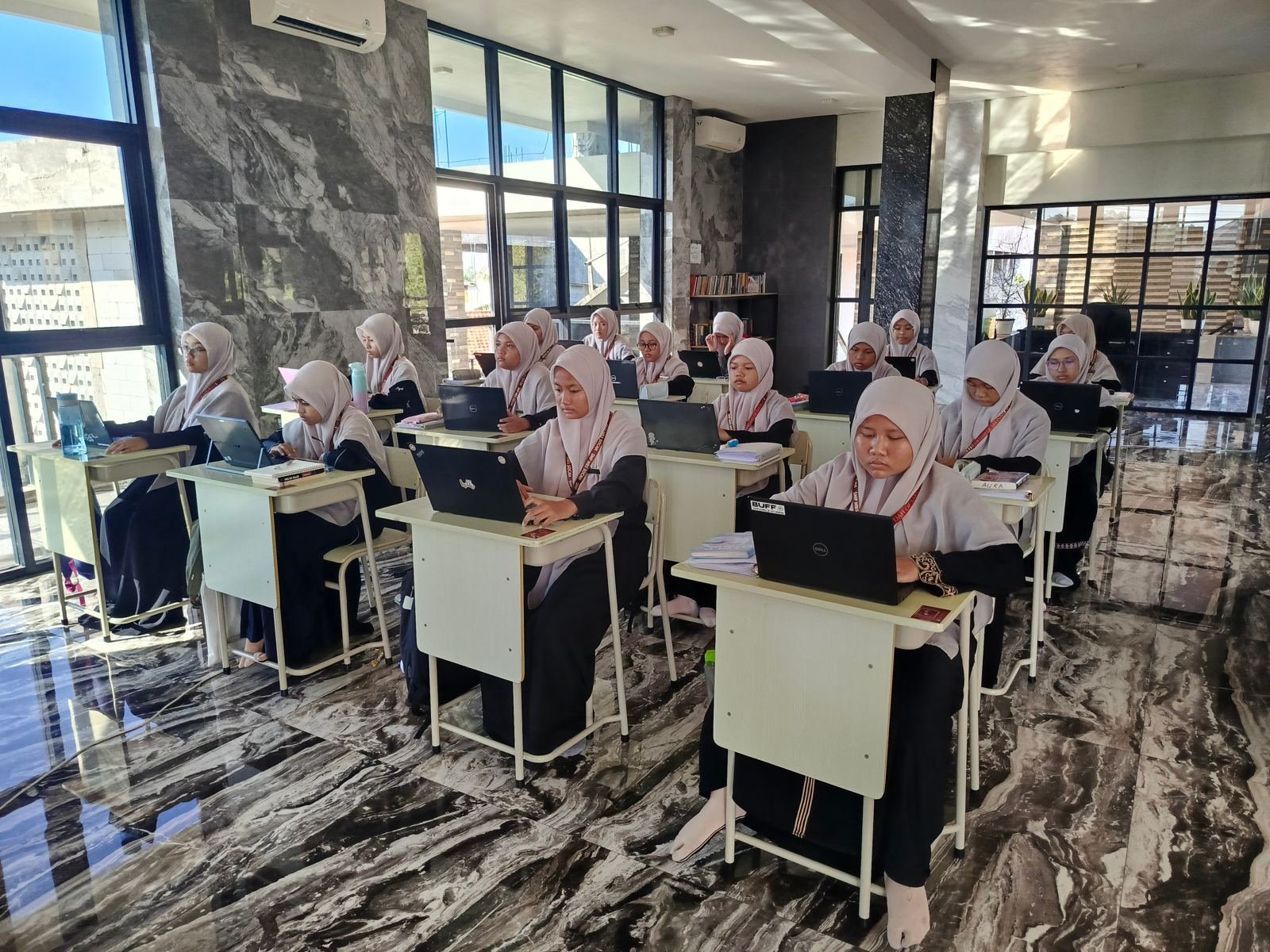 Kegiatan belajar santri
